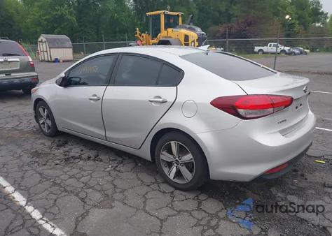2018 Kia Forte Lx z USA, uszkodzony, nr VIN 3KPFL4A72JE198898